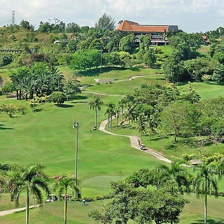 Putra 1 Pool Homestay Bandar Seri Putra Kampong Sungai Buah Экстерьер фото