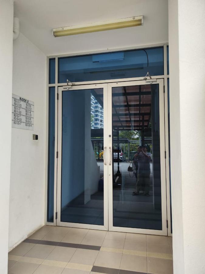 Putra 1 Pool Homestay Bandar Seri Putra Kampong Sungai Buah Экстерьер фото