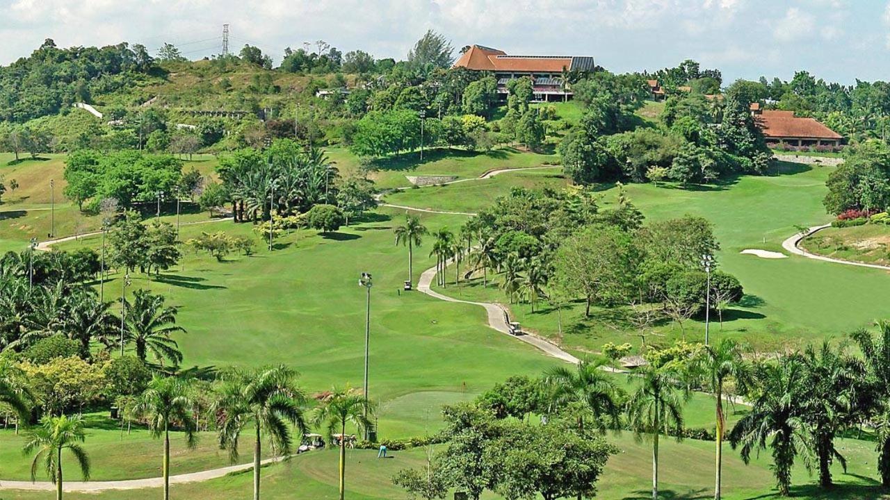 Putra 1 Pool Homestay Bandar Seri Putra Kampong Sungai Buah Экстерьер фото