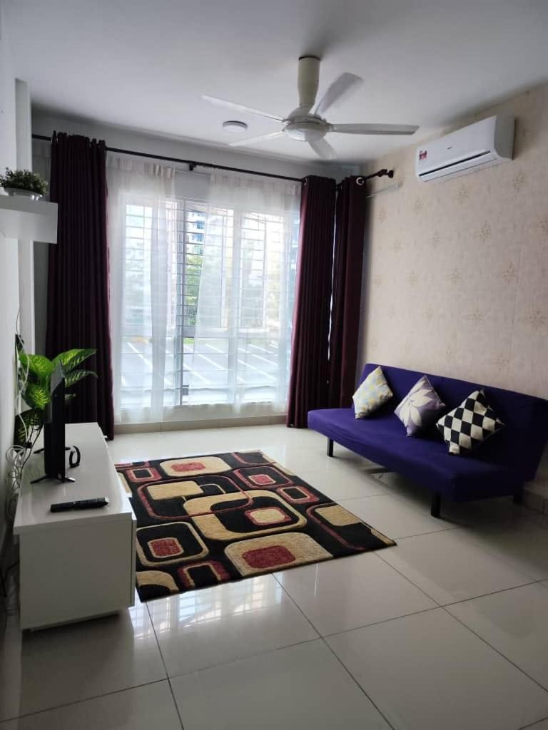 Putra 1 Pool Homestay Bandar Seri Putra Kampong Sungai Buah Экстерьер фото